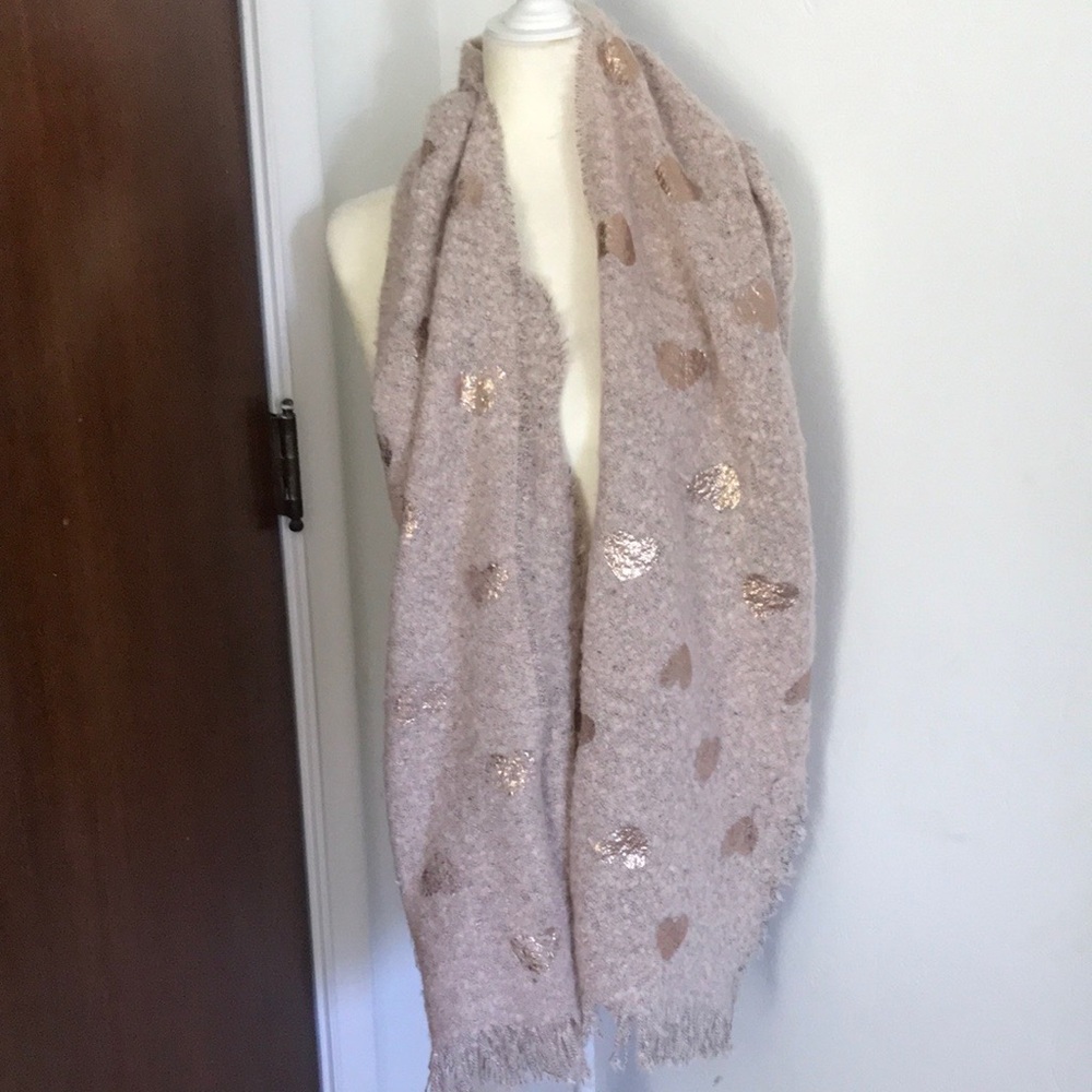 Woven fuzzy scarf